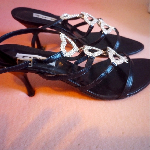 Shoes - Picture 2 of 4